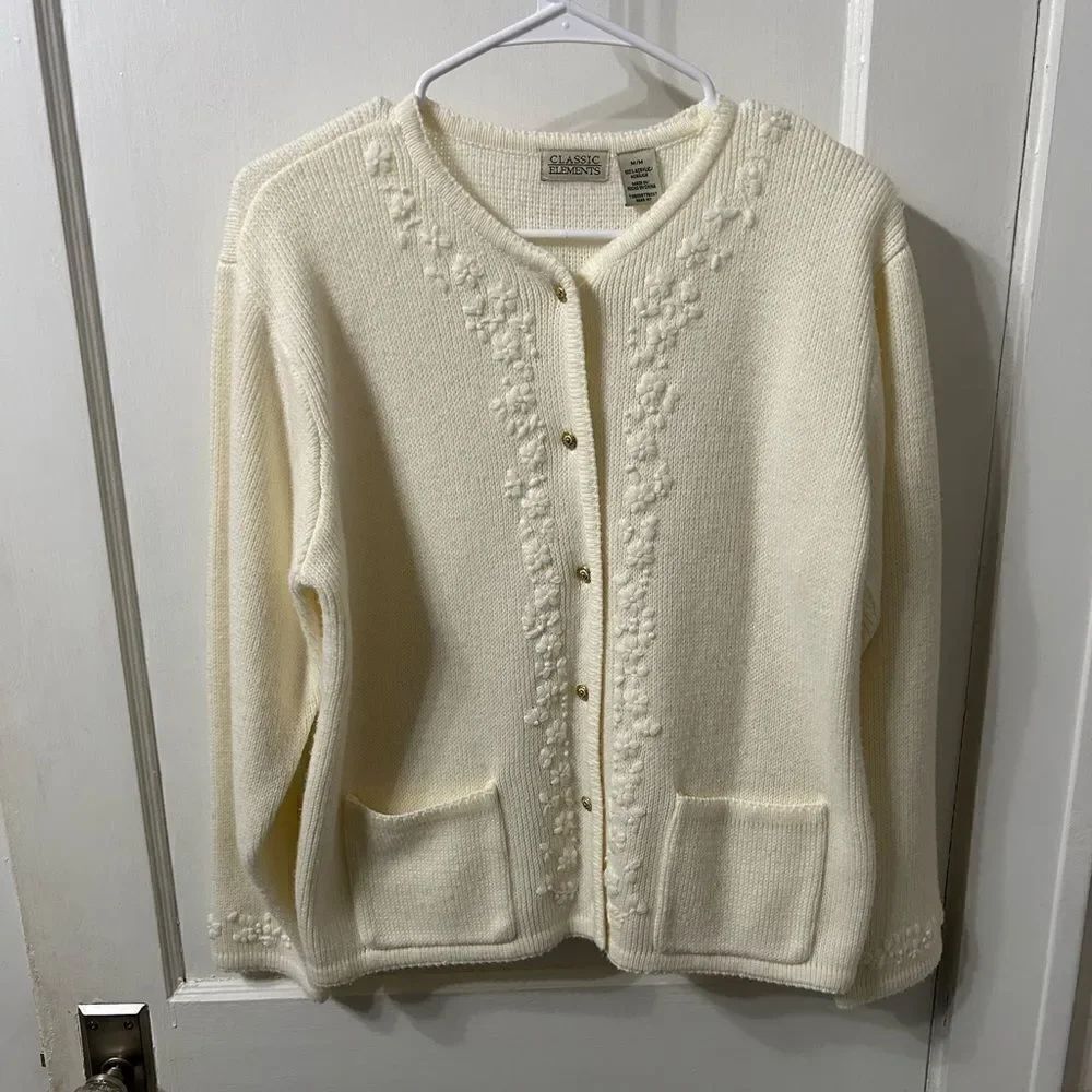 Vintage Women's Cream Sweater